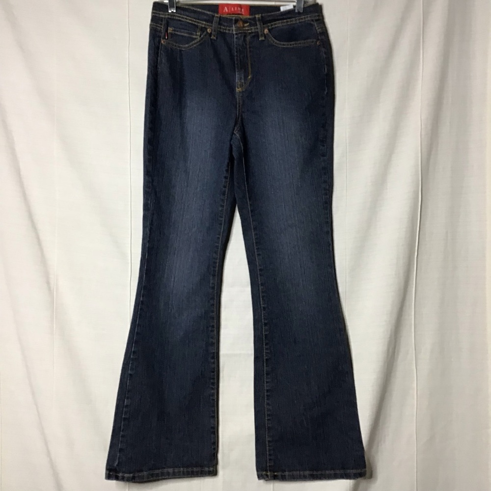 A|Line boot cut jeans
